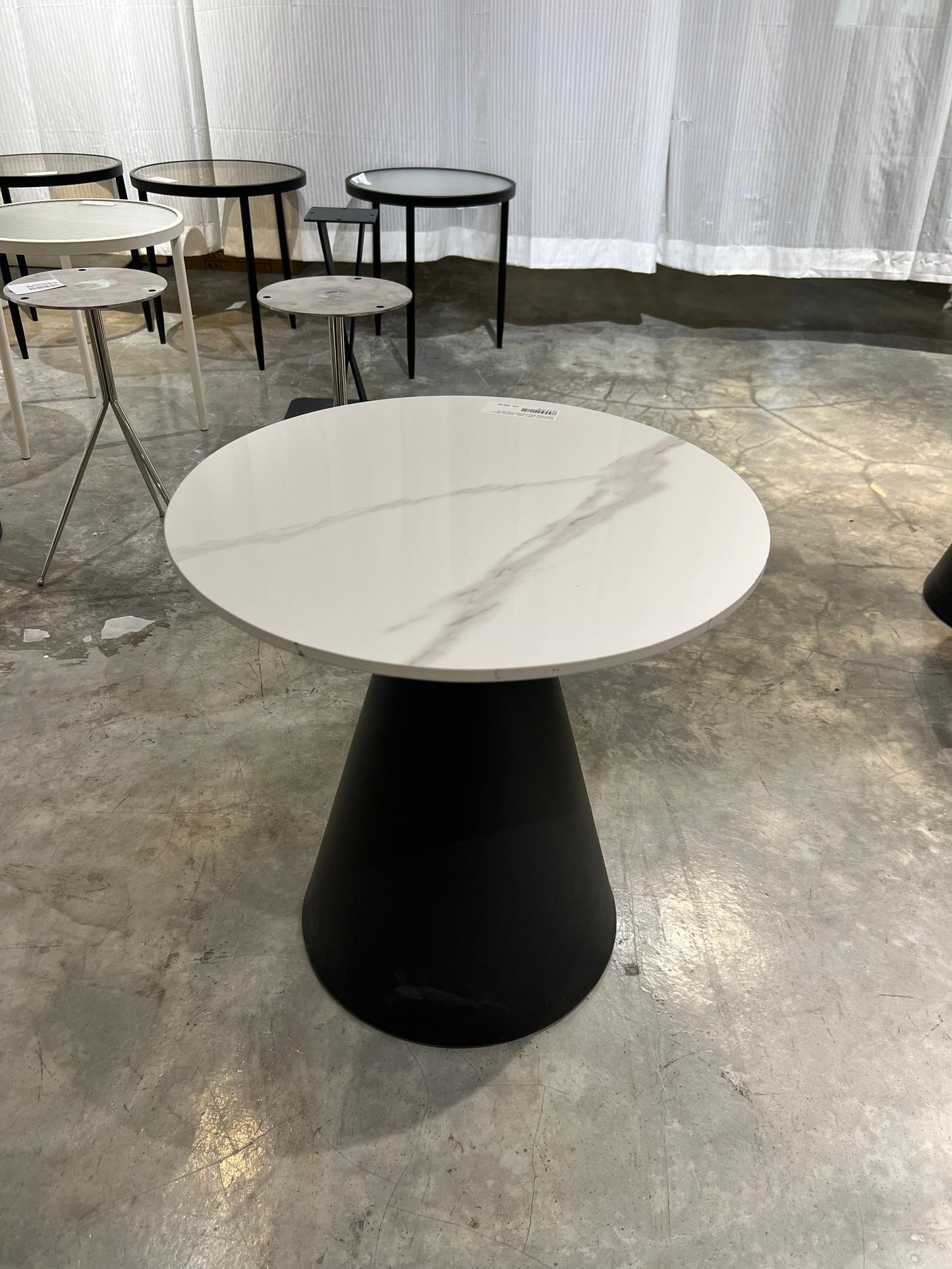 Sleek Design Round Side Table