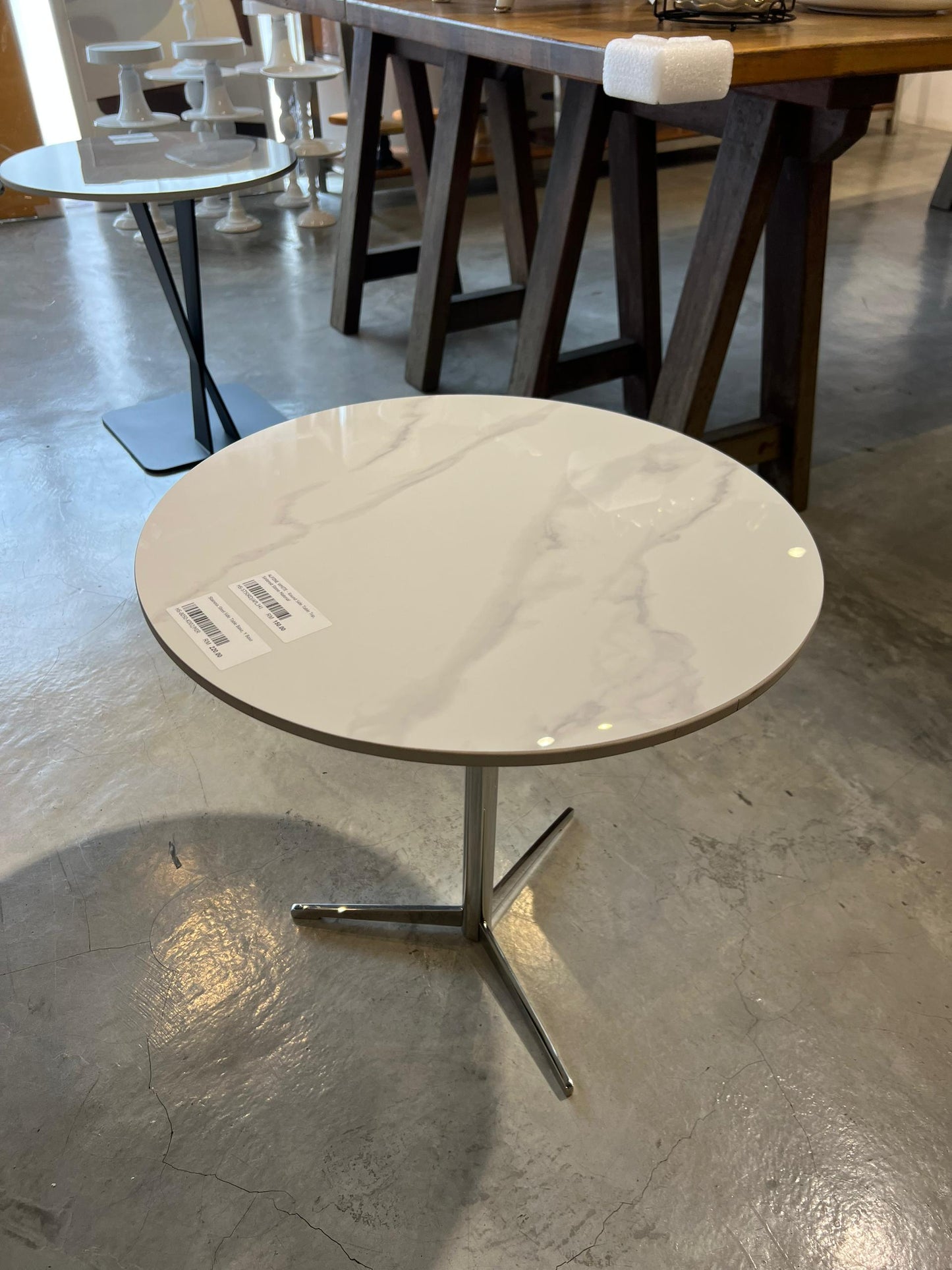 Sleek Design Round Side Table