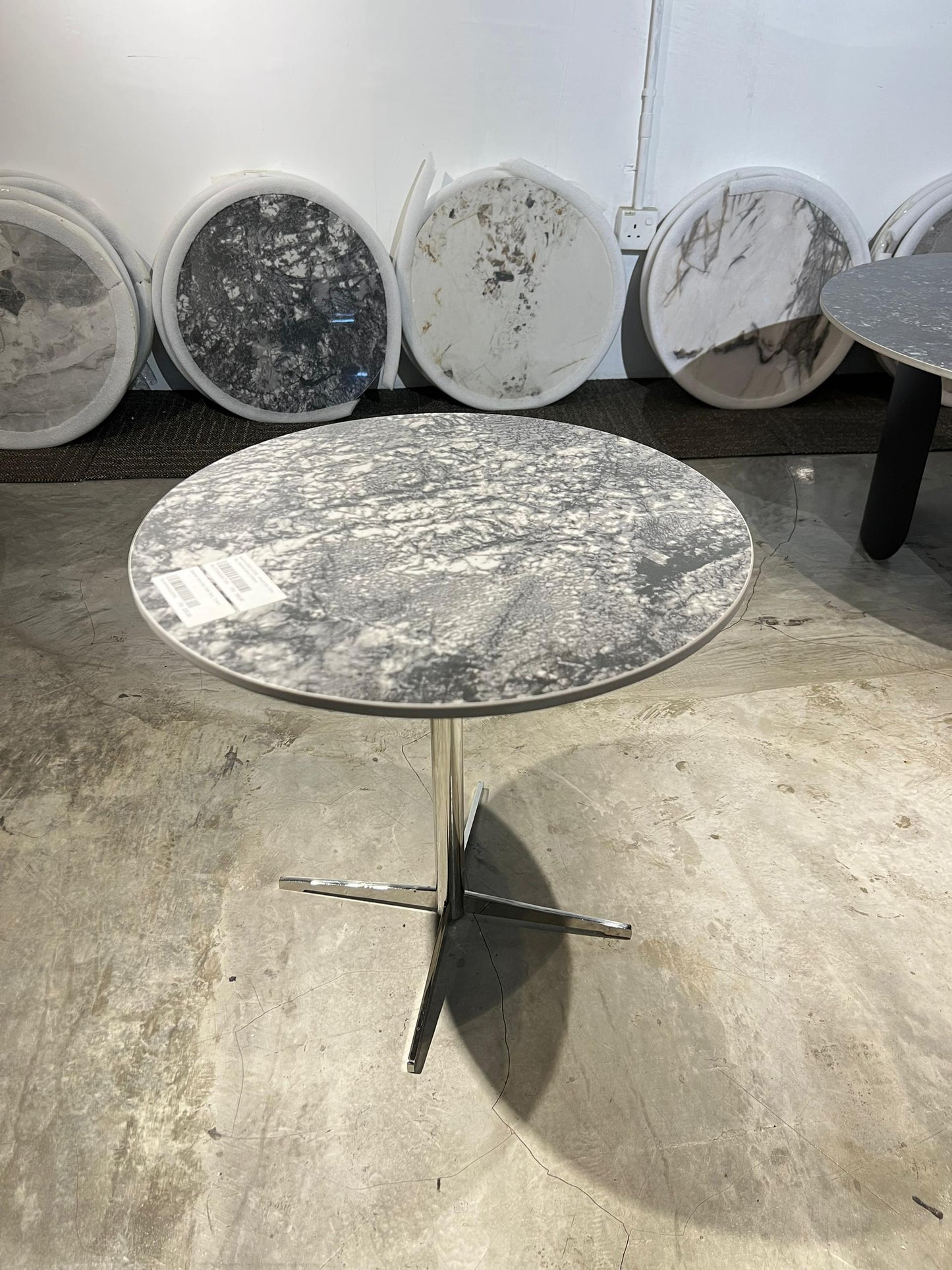 Sleek Design Round Side Table