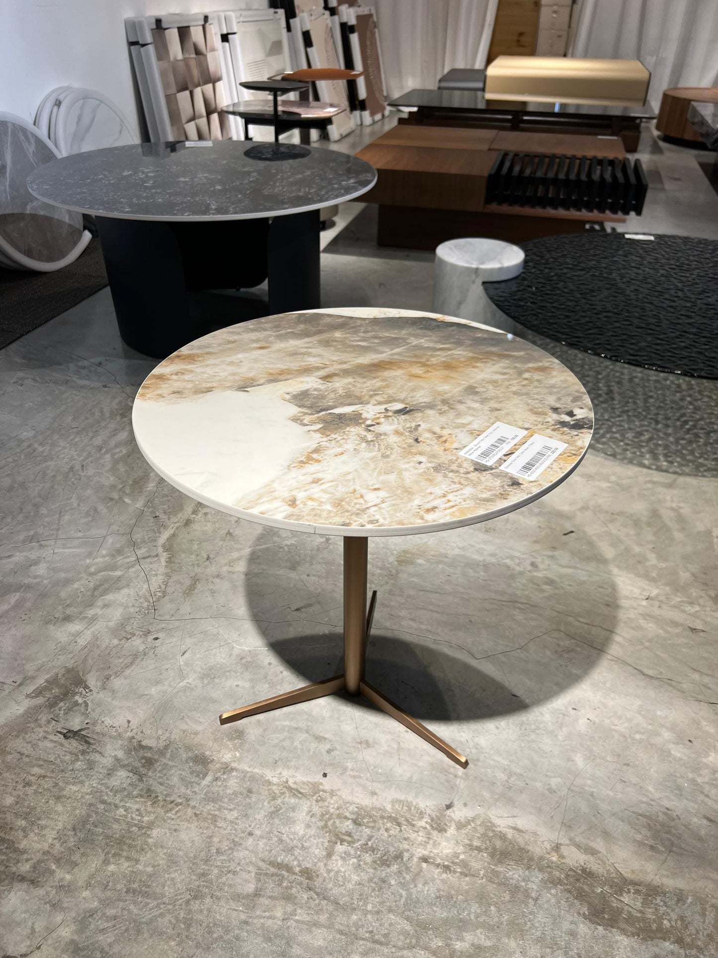 Sleek Design Round Side Table