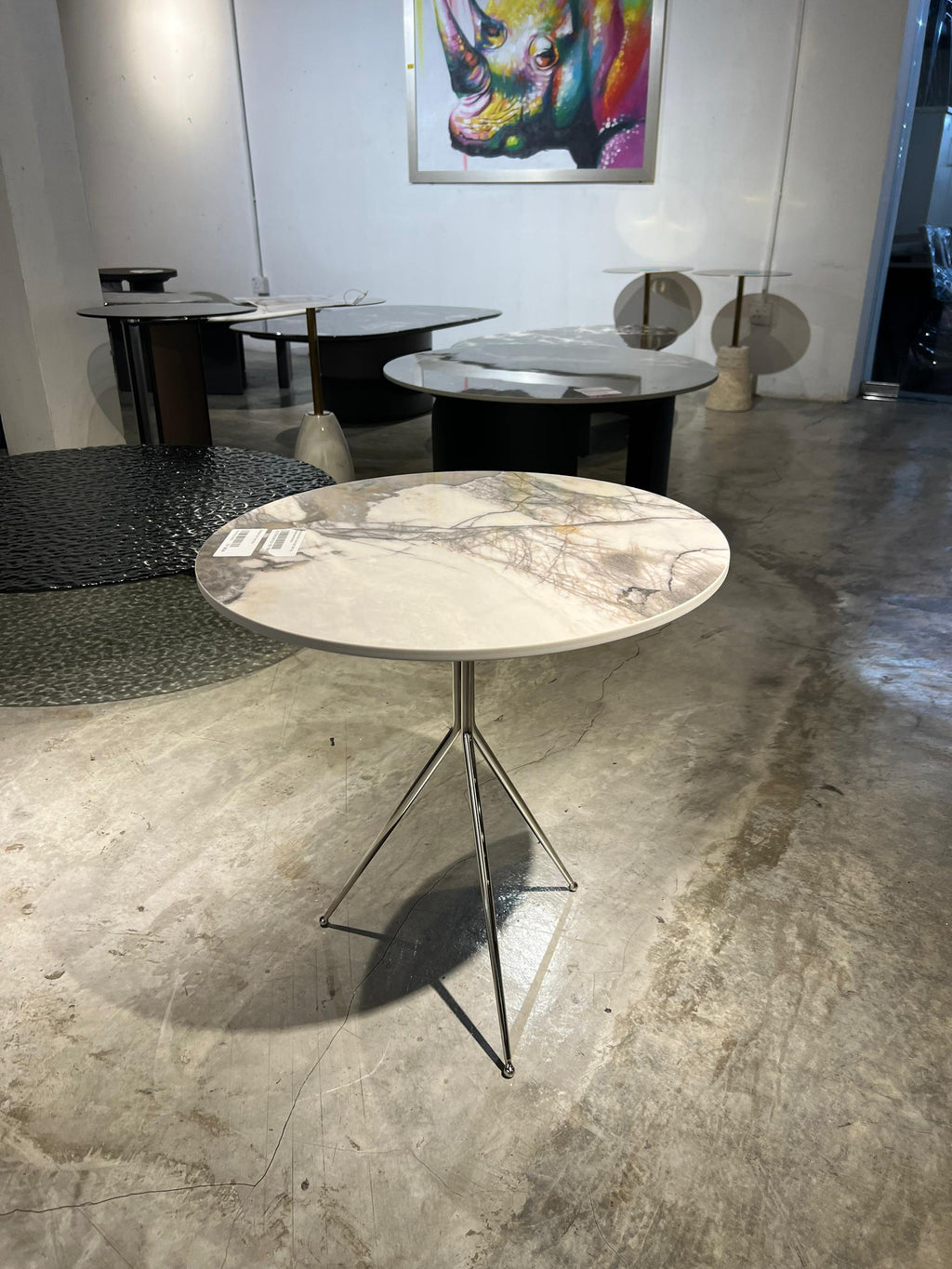 Sleek Design Round Side Table