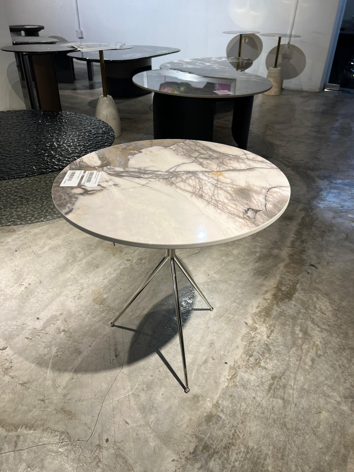 Sleek Design Round Side Table